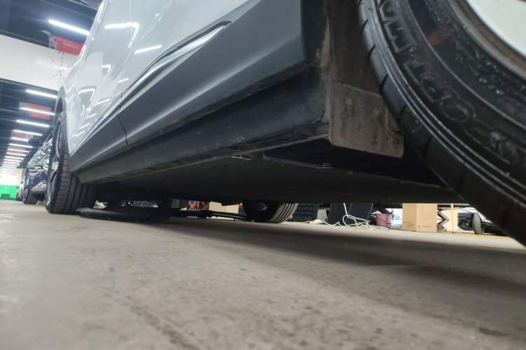 Used ARCFOX Alpha T 2022 480S 175kW Left Side Sill
