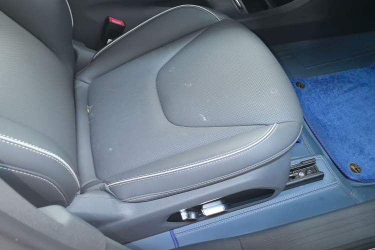 Used ARCFOX Alpha T 2022 480S 160kW Right Front Seat