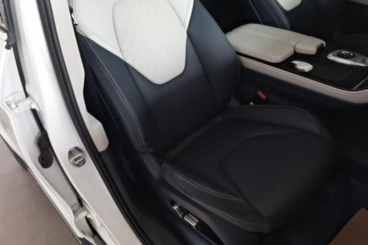 Used ARCFOX Alpha T 2022 653S+ 160kW Right Front Seat