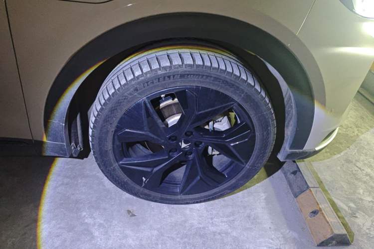 Used ARCFOX Alpha T 2022 653S 175kW Right Front Wheel Hub