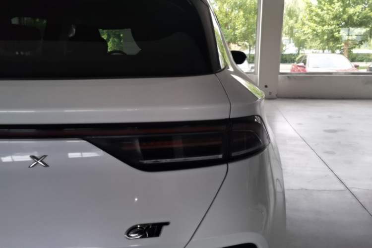 Used ARCFOX Alpha T 2022 653S+ 160kW Right Rear Taillight