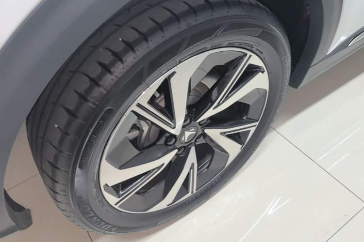 Used ARCFOX Alpha T 2022 480S 160kW Right Rear Wheel Hub