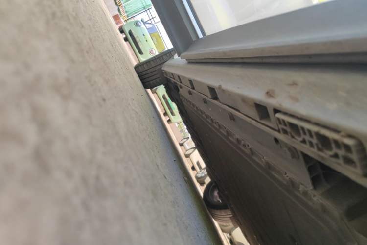 Used ARCFOX Alpha T 2022 480S 175kW Right Side Sill
