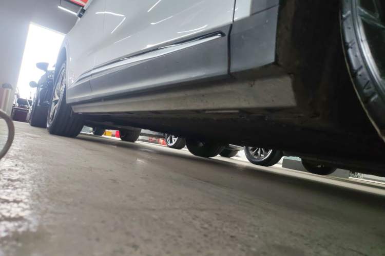 Used ARCFOX Alpha T 2022 480S 175kW Right Side Sill