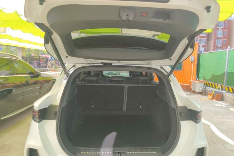 Used ARCFOX Alpha T 2022 480S 175kW Trunk