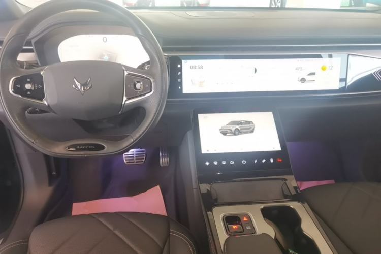 Used ARCFOX Alpha T 2023 688E+ Forest Edition 160kW Center Console
