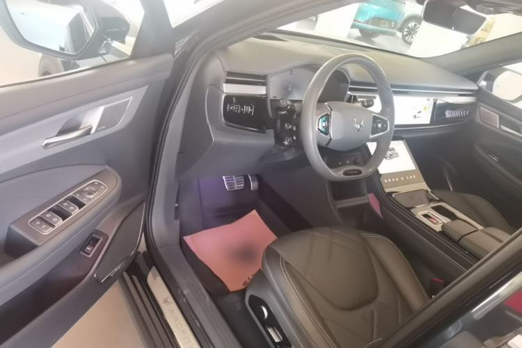 Used ARCFOX Alpha T 2023 688E+ Forest Edition 160kW Driver Seat