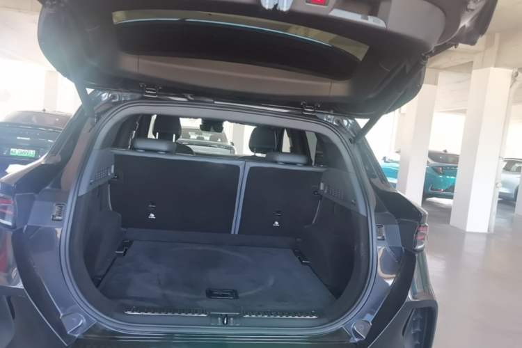 Used ARCFOX Alpha T 2023 688E+ Forest Edition 160kW Trunk