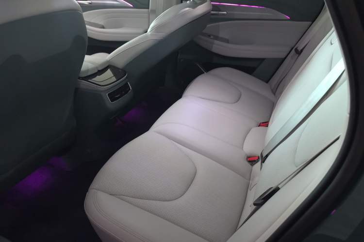 Used ARCFOX Alpha T 2023 480E Forest Edition 160kW Interior 1