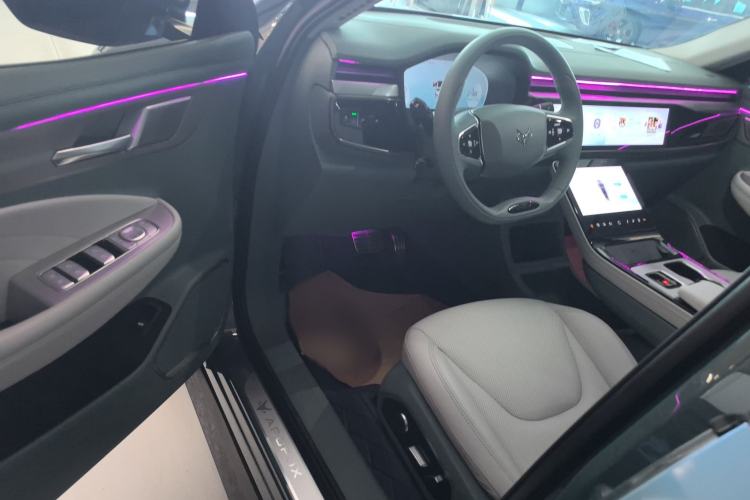 Used ARCFOX Alpha T 2023 480E Forest Edition 160kW Interior 3