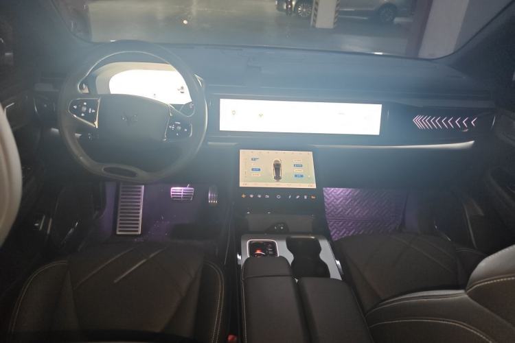 Used ARCFOX Alpha T 2023 688E+ Forest Edition 160kW Center Console