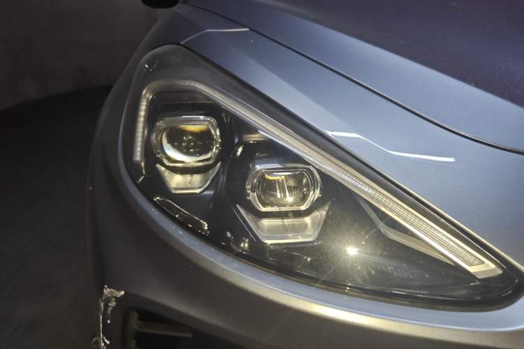 Used ARCFOX Alpha T 2023 688E+ Forest Edition 160kW Right Front Headlight