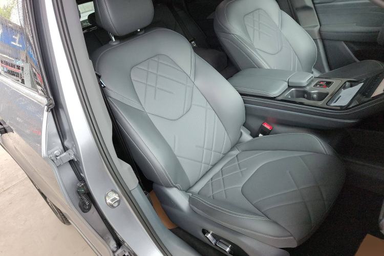Used ARCFOX Alpha T 2023 688E+ Forest Edition 160kW Right Front Seat