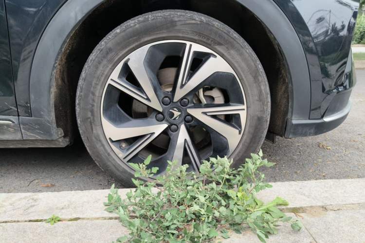 Used ARCFOX Alpha T 2023 480E Forest Edition 175kW Right Front Wheel Hub