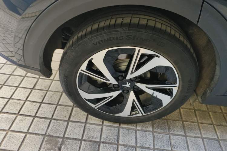 Used ARCFOX Alpha T 2023 480E Forest Edition 160kW Right Rear Wheel Hub