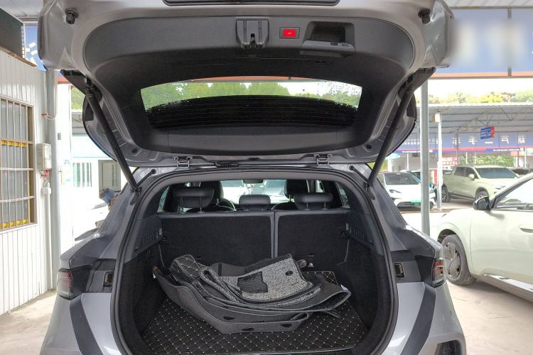 Used ARCFOX Alpha T 2023 688E+ Forest Edition 160kW Trunk