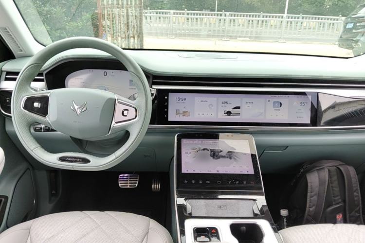 Used ARCFOX Alpha T 2023 688E+ Forest Edition 160kW Center Console