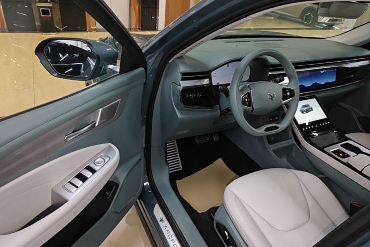 Used ARCFOX Alpha T 2023 480E Forest Edition 175kW Driver Seat