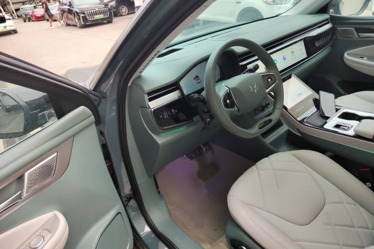 Used ARCFOX Alpha T 2023 688E+ Forest Edition 160kW Interior 3