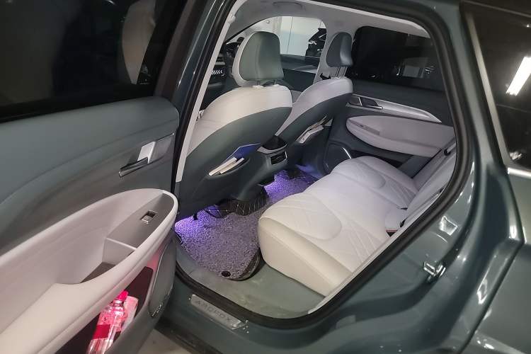 Used ARCFOX Alpha T 2023 688E+ Forest Edition 160kW Left Rear Seat