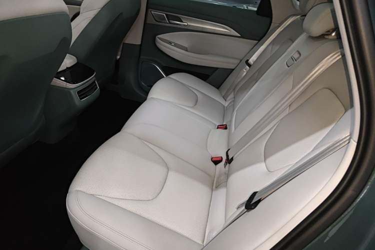 Used ARCFOX Alpha T 2023 480E Forest Edition 175kW Left Rear Seat