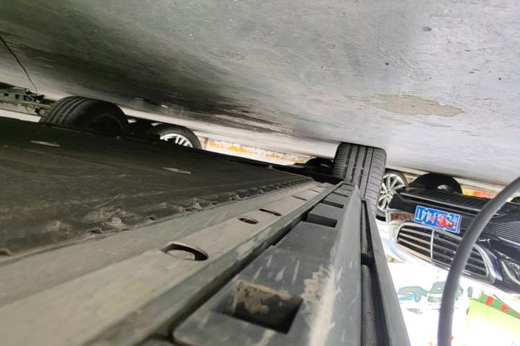 Used ARCFOX Alpha T 2023 688E+ Forest Edition 160kW Left Side Sill