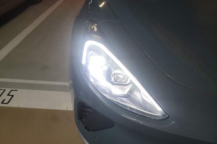 Used ARCFOX Alpha T 2023 688E+ Forest Edition 160kW Right Front Headlight