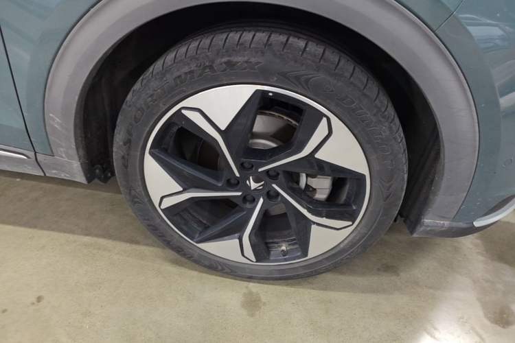 Used ARCFOX Alpha T 2023 688E+ Forest Edition 160kW Right Front Wheel Hub