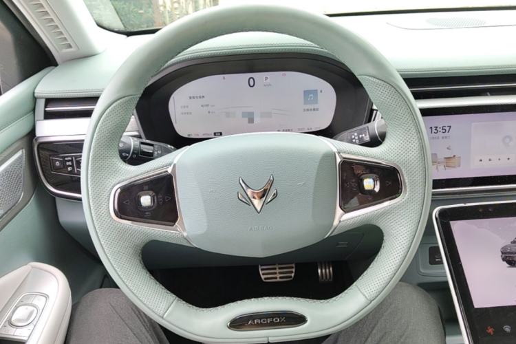 Used ARCFOX Alpha T 2023 688E+ Forest Edition 160kW Steering Wheel