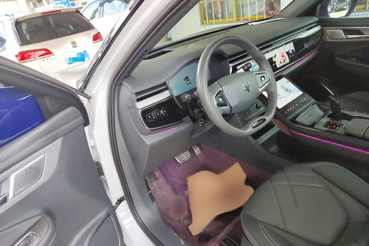 Used ARCFOX Alpha T 2023 688E+ Forest Edition 160kW Interior 3