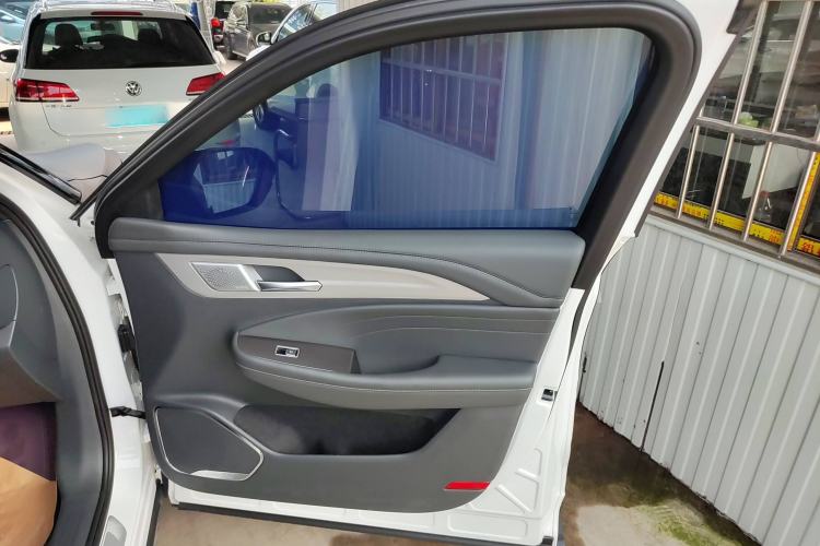 Used ARCFOX Alpha T 2023 688E+ Forest Edition 160kW Interior 5