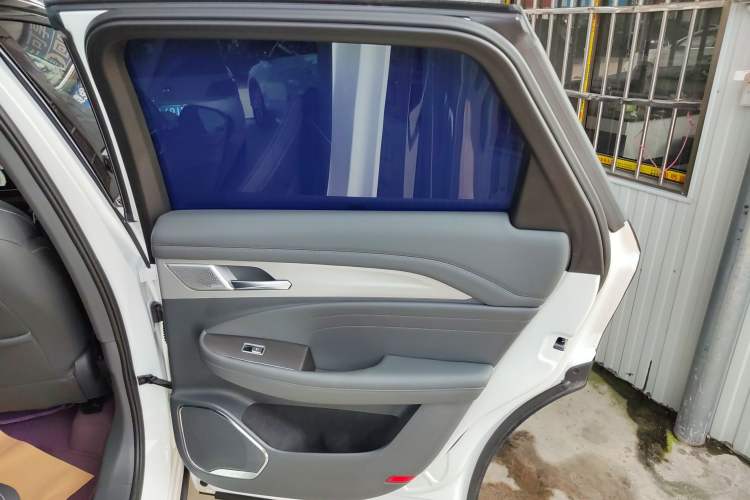 Used ARCFOX Alpha T 2023 688E+ Forest Edition 160kW Interior 6