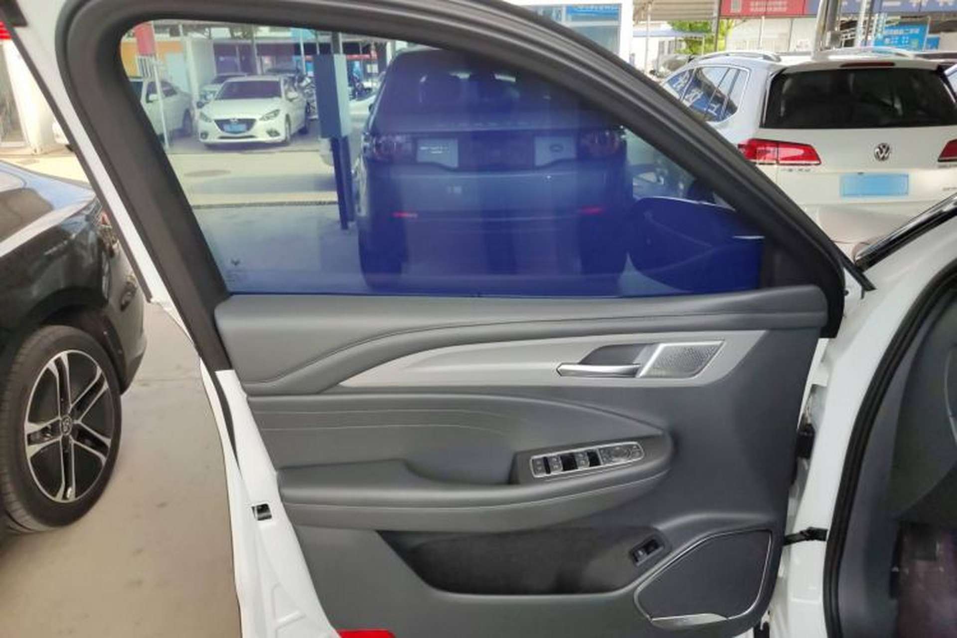 Used ARCFOX Alpha T 2023 688E+ Forest Edition 160kW Interior 7