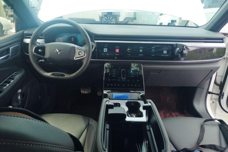 Used ARCFOX Alpha T 2023 480E Forest Edition 160kW Center Console