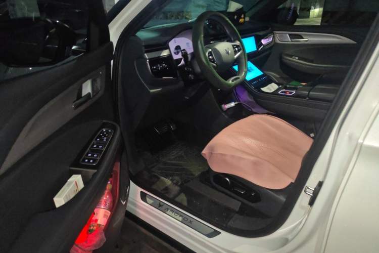 Used ARCFOX Alpha T 2023 688E+ Forest Edition 160kW Driver Seat