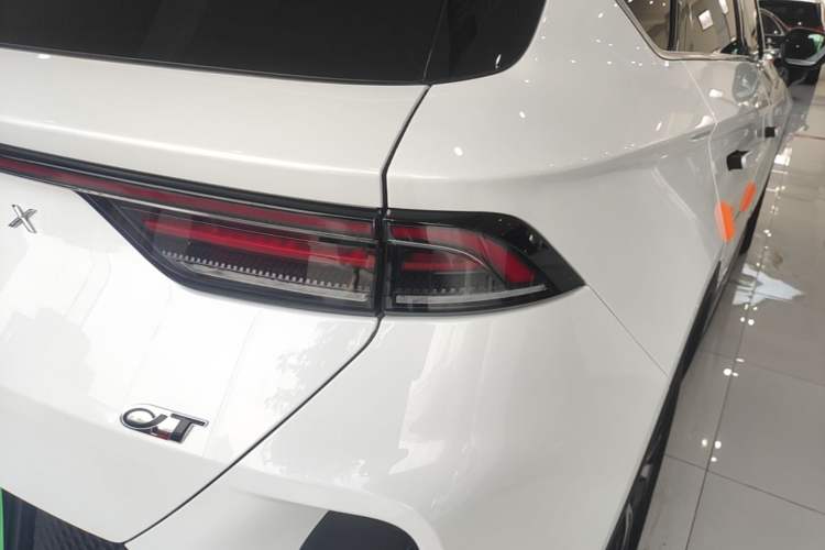 Used ARCFOX Alpha T 2023 480 Forest Edition 175kW Exterior 3