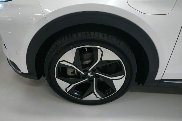 Used ARCFOX Alpha T 2023 688E+ Forest Edition 160kW Exterior 7