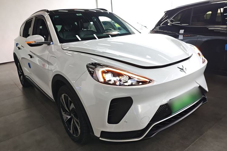 Used ARCFOX Alpha T 2023 480 Forest Edition 175kW Front Right 45 Deg