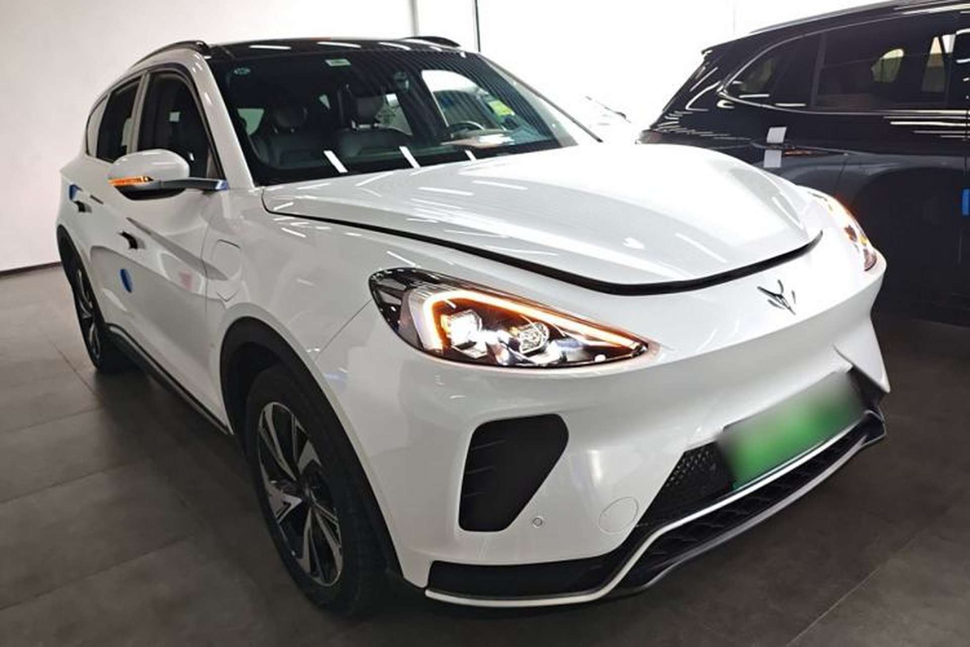 Used ARCFOX Alpha T 2023 480 Forest Edition 175kW Front Right 45 Deg