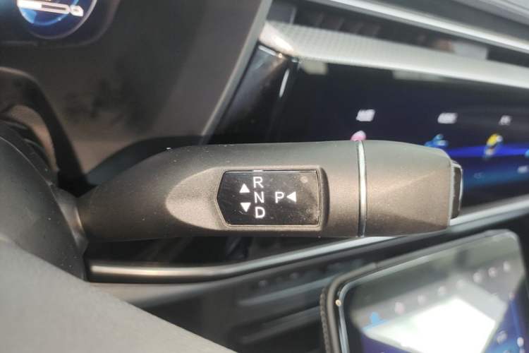 Used ARCFOX Alpha T 2023 480 Forest Edition 175kW Gear Lever