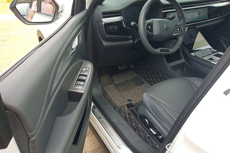 Used ARCFOX Alpha T 2023 480E Forest Edition 175kW Interior 3