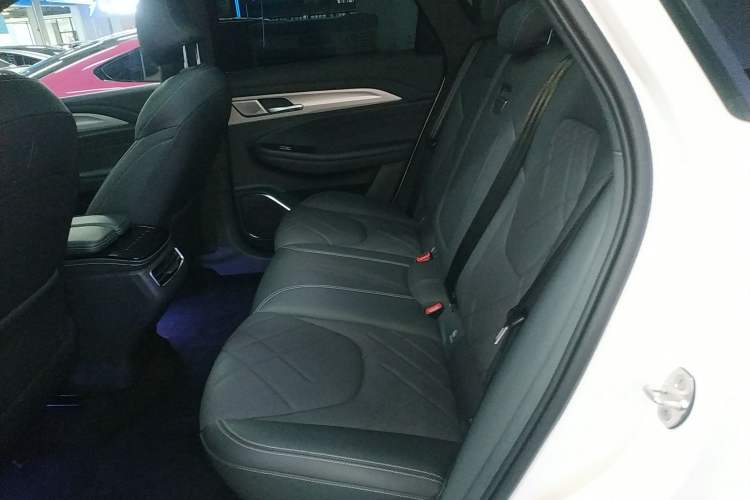 Used ARCFOX Alpha T 2023 688E+ Forest Edition 160kW Interior 4