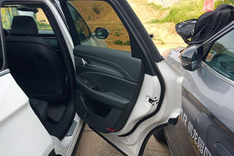 Used ARCFOX Alpha T 2023 480E Forest Edition 175kW Interior 6