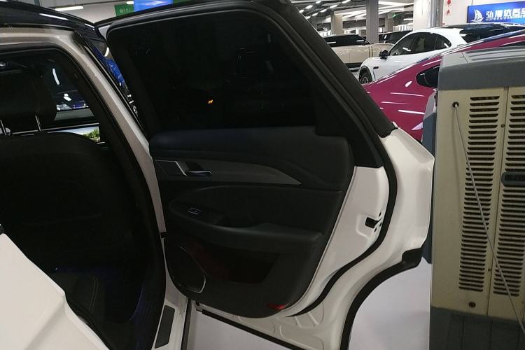 Used ARCFOX Alpha T 2023 688E+ Forest Edition 160kW Interior 6