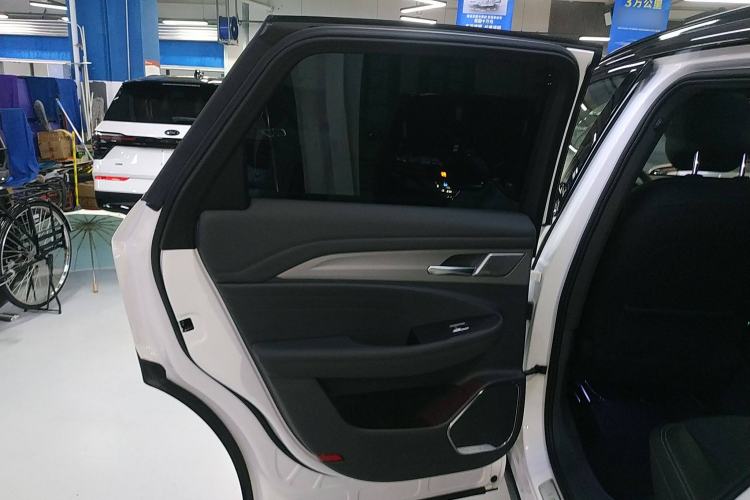 Used ARCFOX Alpha T 2023 688E+ Forest Edition 160kW Interior 8