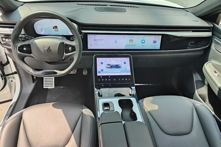 Used ARCFOX Alpha T 2023 480E Forest Edition 175kW Interior 9