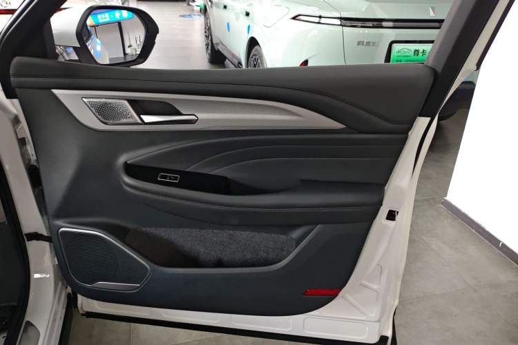 Used ARCFOX Alpha T 2023 480 Forest Edition 175kW Right Front Door Interior