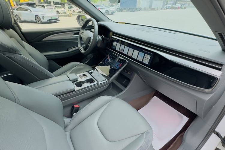 Used ARCFOX Alpha T 2023 480E Forest Edition 160kW Right Front Seat