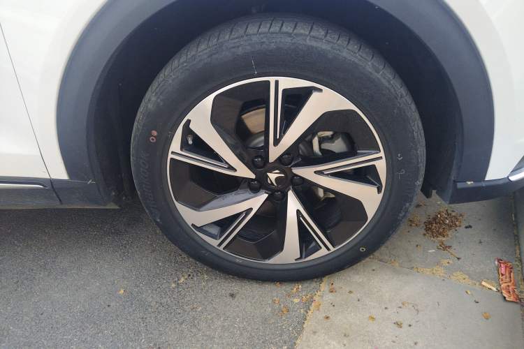 Used ARCFOX Alpha T 2023 480E Forest Edition 160kW Right Front Wheel Hub