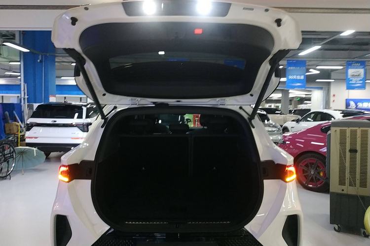 Used ARCFOX Alpha T 2023 688E+ Forest Edition 160kW Trunk